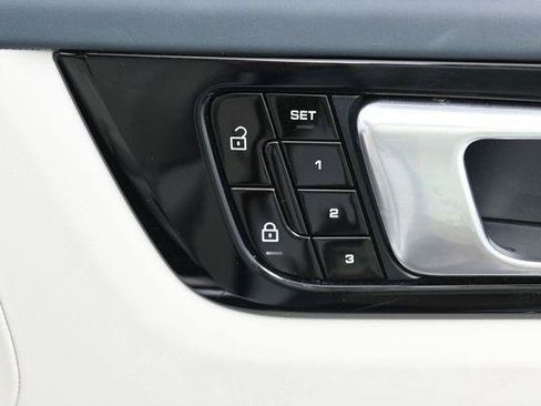 Used 2020 Porsche Cayenne AWD/4WD image 37