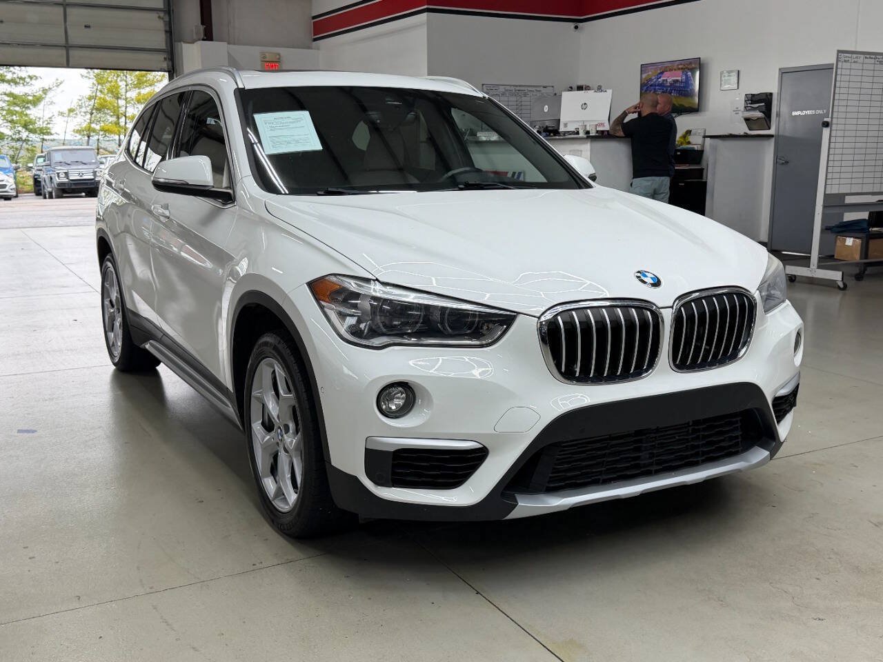 Used 2018 BMW X1 xDrive28i w/ Premium Package AWD/4WD image 1