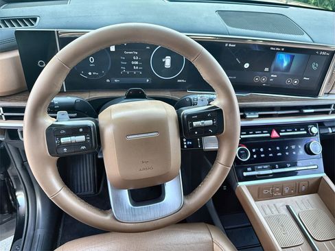 Used 2024 Hyundai Santa Fe Limited image 11