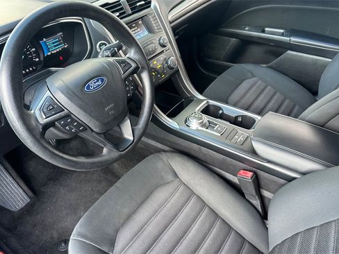 Used 2018 Ford Fusion SE image 10