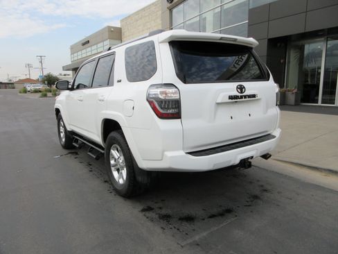 Used 2021 Toyota 4Runner SR5 Premium w/ Moonroof Package RWD image 5