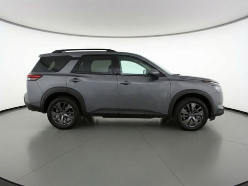 Used 2025 Nissan Pathfinder SV AWD/4WD image 11