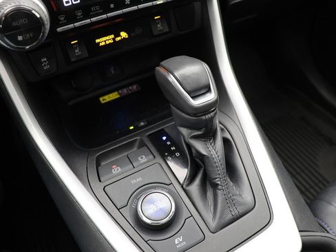 Used 2022 Toyota RAV4 XSE image 21