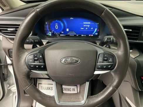 Used 2020 Ford Explorer Platinum w/ Premium Technology Package image 16