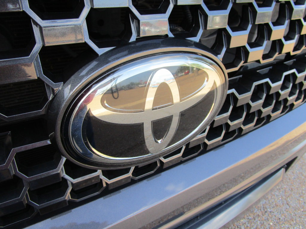 Used 2020 Toyota Tundra Platinum AWD/4WD image 34