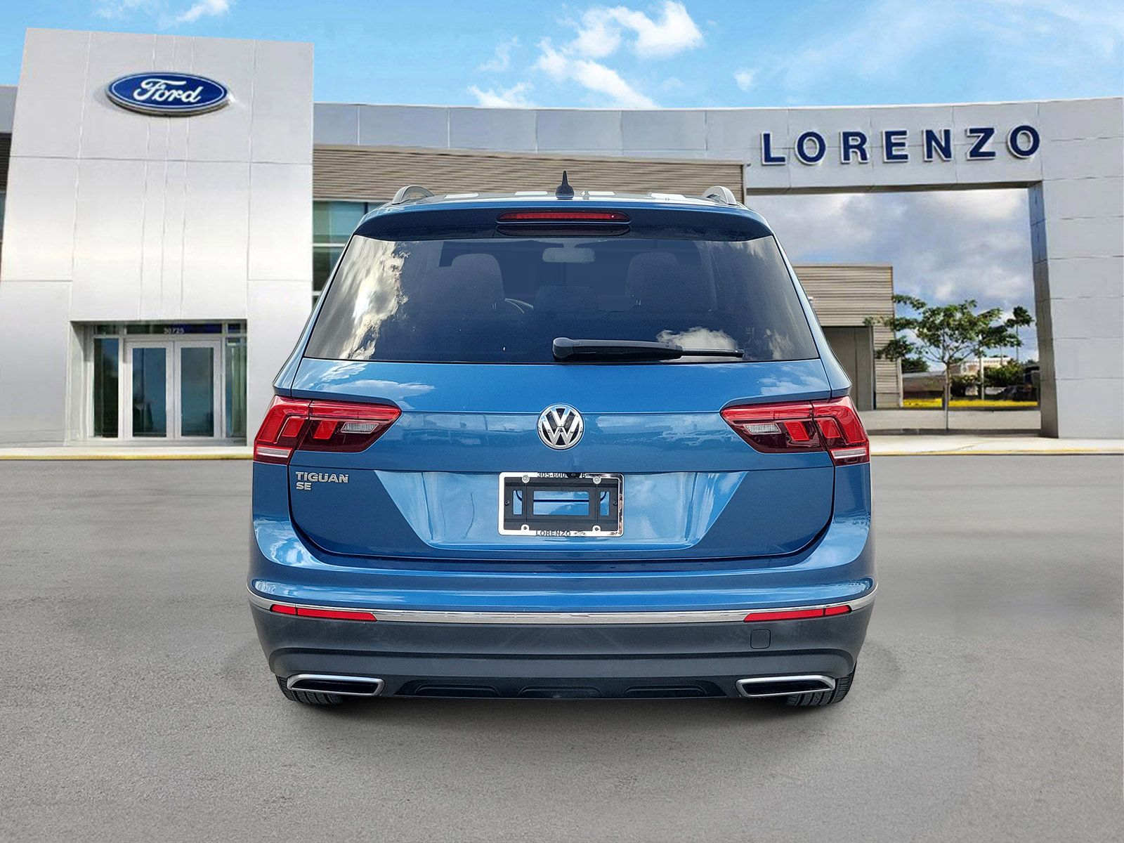 Used 2020 Volkswagen Tiguan SE w/ Panoramic Sunroof Package FWD image 6