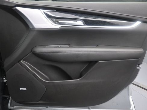 Used 2025 Cadillac XT5 Premium Luxury FWD image 32