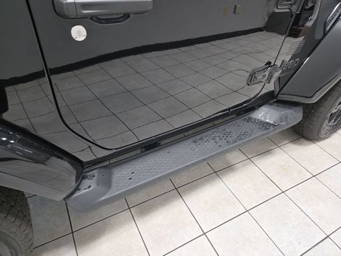 Used 2023 Jeep Wrangler Sport AWD/4WD image 9