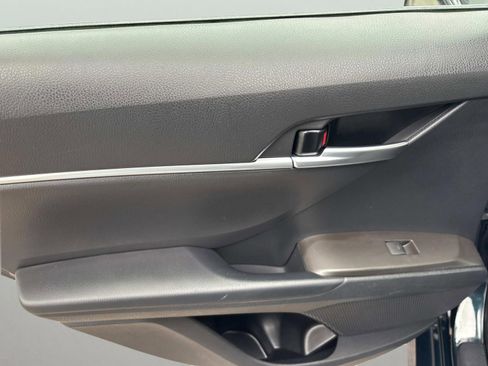 Used 2021 Toyota Camry LE image 19