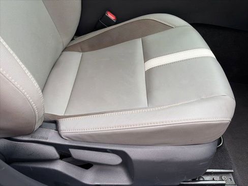 Used 2025 Toyota Camry SE image 21