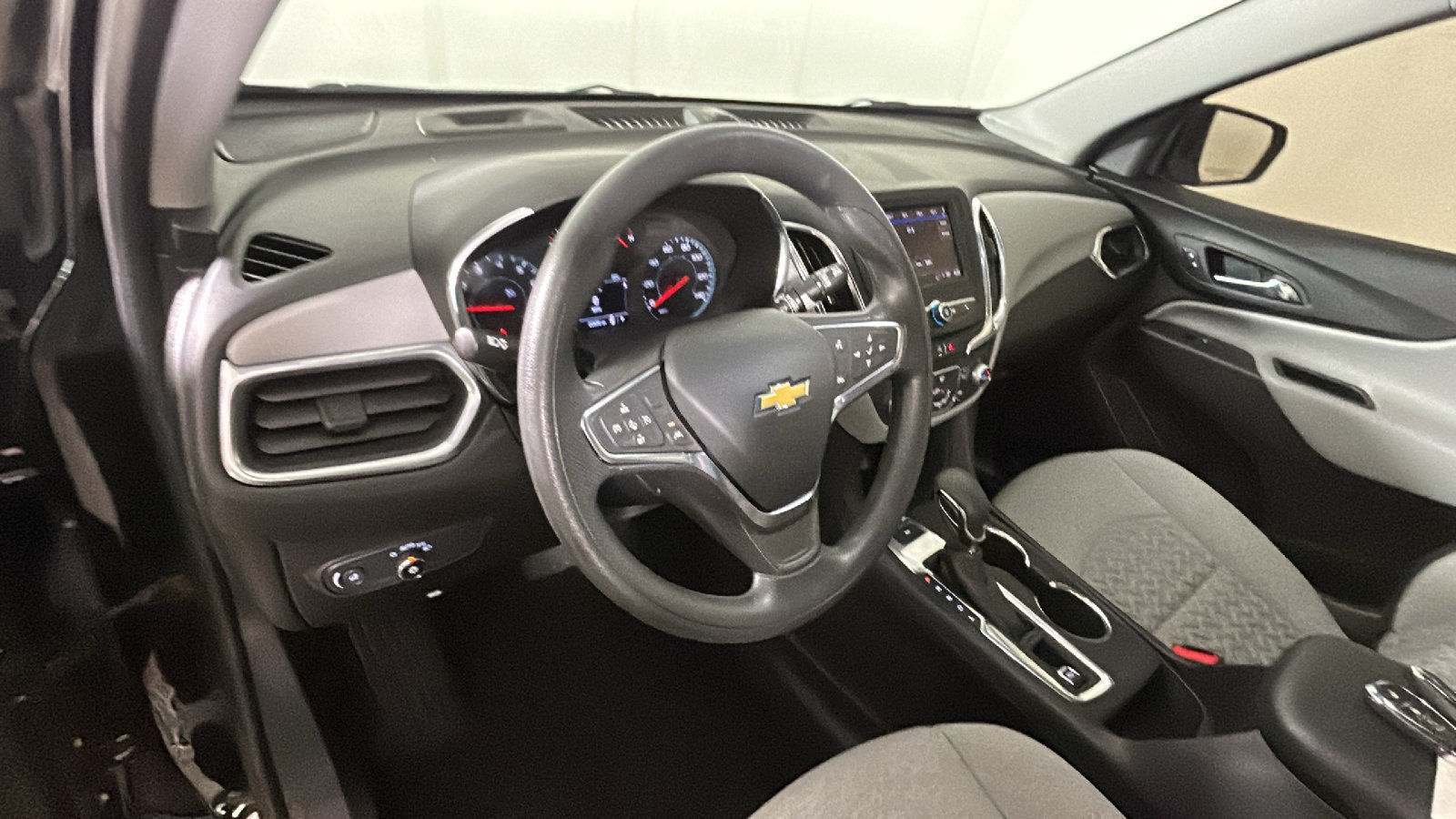 Used 2024 Chevrolet Equinox LS AWD/4WD image 15