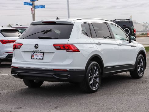 Used 2022 Volkswagen Tiguan SE image 6