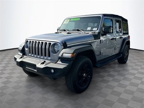 Used 2019 Jeep Wrangler Unlimited Sport S image 3