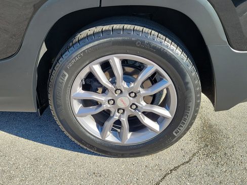 Used 2022 GMC Terrain SLT FWD image 28