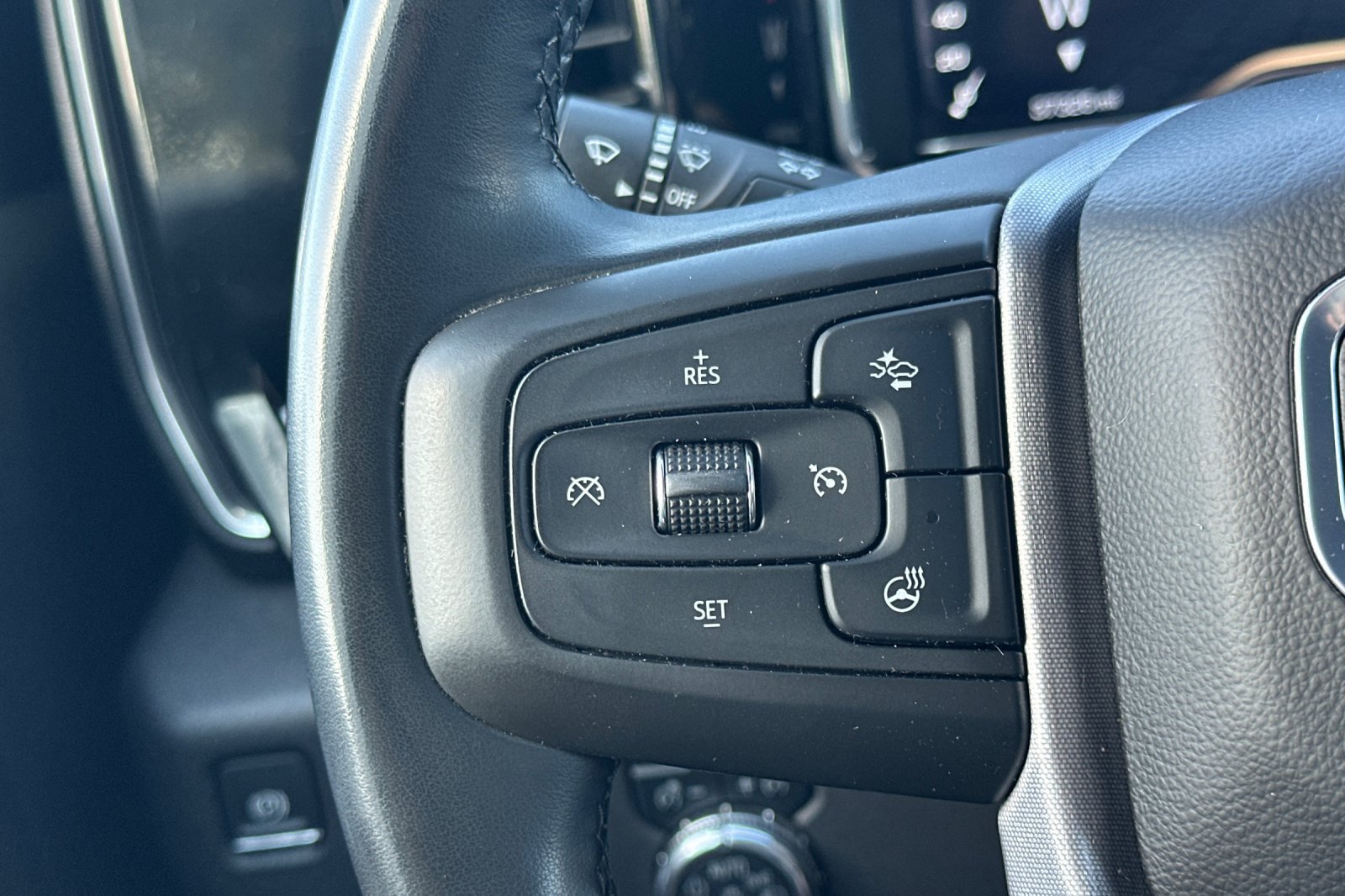 Used 2025 GMC Sierra 1500 SLT AWD/4WD image 34