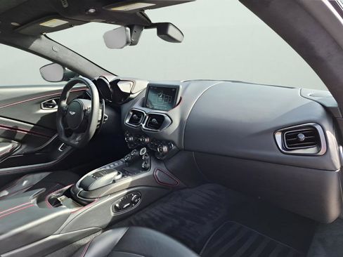 Used 2019 Aston Martin V8 Vantage Coupe image 13