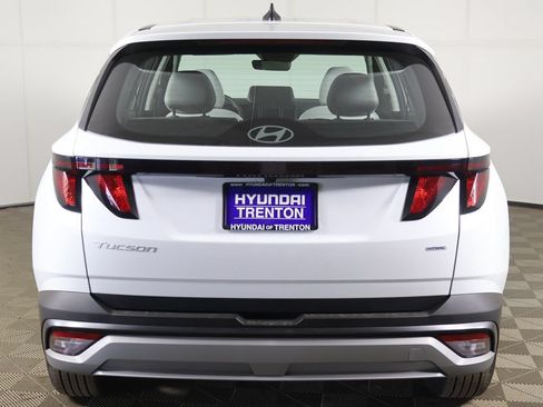 Certified 2026 Hyundai Tucson SE AWD/4WD image 10