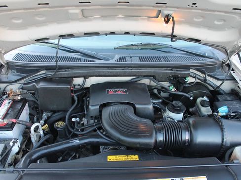 Used 1998 Ford Expedition XLT image 13