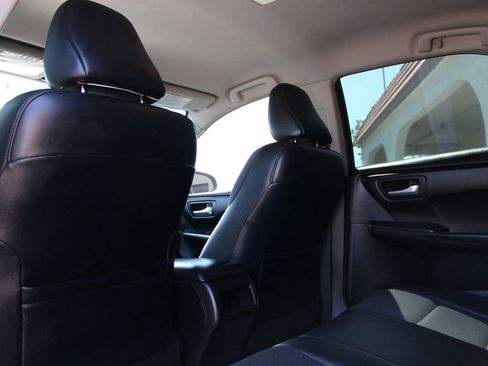Used 2016 Toyota Camry SE FWD image 14