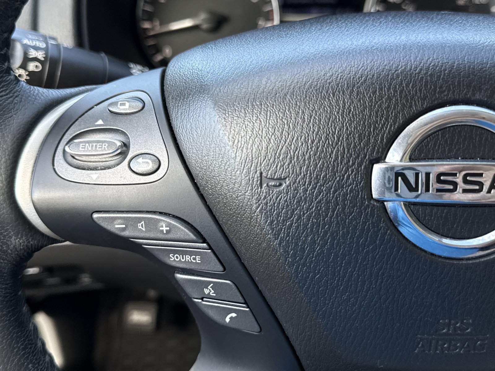 Used 2019 Nissan Pathfinder SL FWD image 22