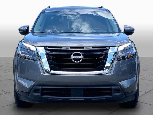 Used 2025 Nissan Pathfinder SV FWD image 4