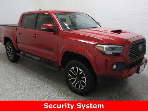 Used 2021 Toyota Tacoma TRD Sport w/ Technology Package image 4