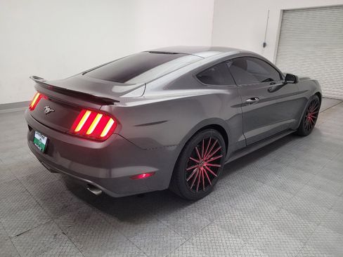 Used 2017 Ford Mustang Coupe RWD image 9