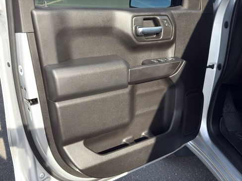 Used 2022 Chevrolet Silverado 1500 Custom image 9