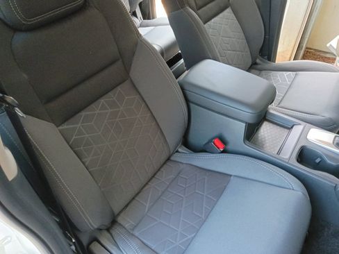 Used 2025 Nissan Frontier SV w/ SV Convenience Package RWD image 28