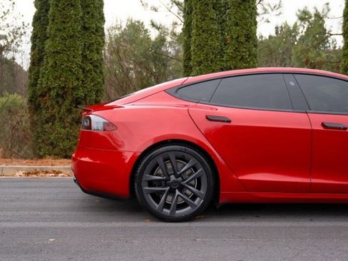 Used 2021 Tesla Model S Plaid image 8