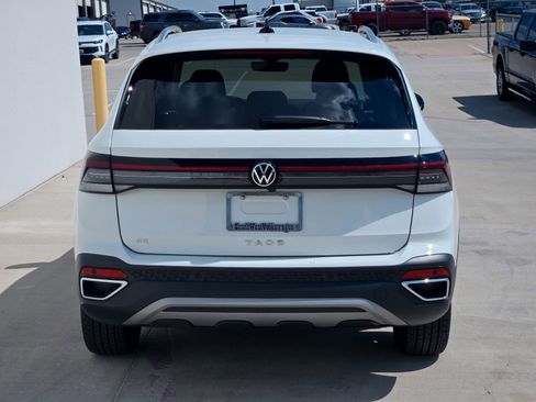 New 2025 Volkswagen Taos SE image 5