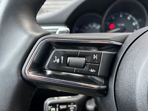 Certified 2025 Porsche Macan image 15