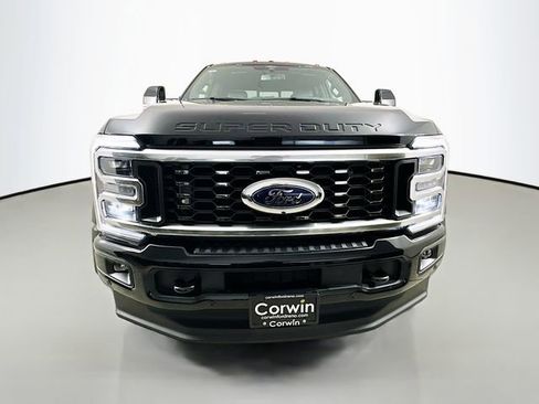 New 2026 Ford F450 Platinum w/ FX4 Off-Road Package image 2