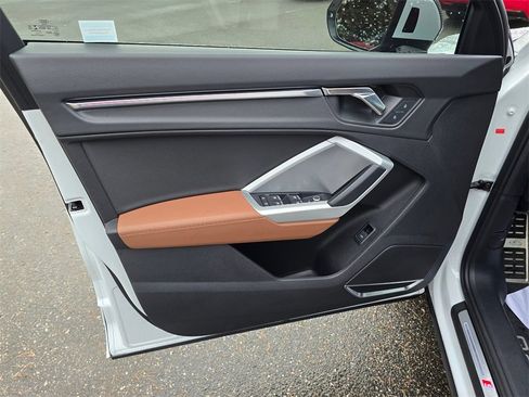 Used 2021 Audi Q3 2.0T Premium Plus w/ Premium Plus Package image 23