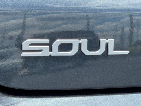 Used 2025 Kia Soul LX FWD image 11