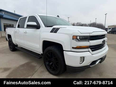 Used 2018 Chevrolet Silverado 1500 LT w/ All Star Edition image 32