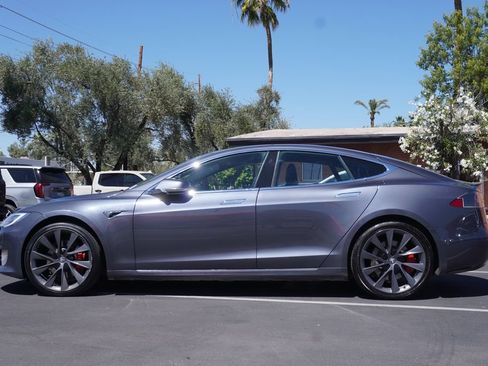 Used 2020 Tesla Model S Performance image 2