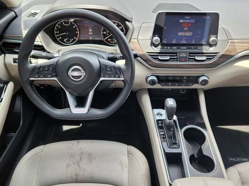 Used 2023 Nissan Altima 2.5 SV FWD image 25