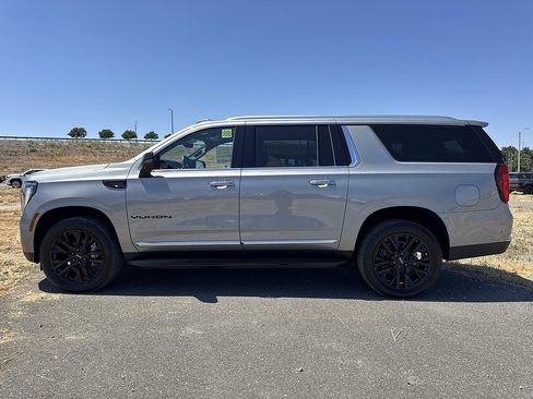 New 2026 GMC Yukon XL Elevation w/ Elevation Premium Package AWD/4WD image 5