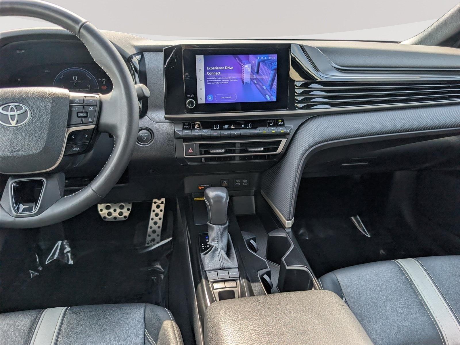 Used 2025 Toyota Camry SE w/ Convenience Package FWD image 18