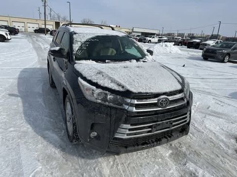 Used 2019 Toyota Highlander Limited image 24