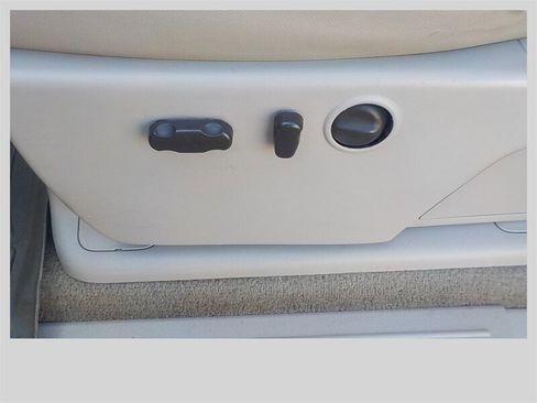 Used 2009 GMC Sierra 3500 SLT w/ SLT Convenience Package image 31