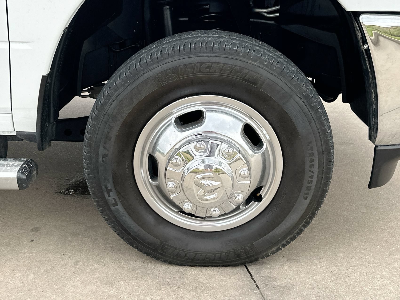 Used 2024 RAM 3500 Tradesman w/ Chrome Appearance Group AWD/4WD image 10