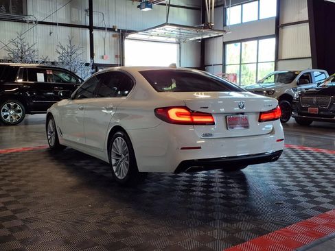 Used 2021 BMW 530i xDrive w/ Convenience Package AWD/4WD image 4