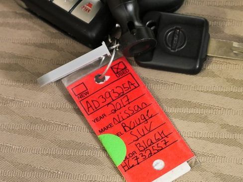 Used 2017 Nissan Rogue S image 35