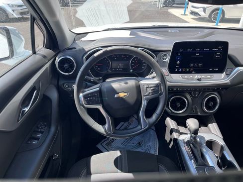 Used 2024 Chevrolet Blazer LT w/ Convenience Package FWD image 17