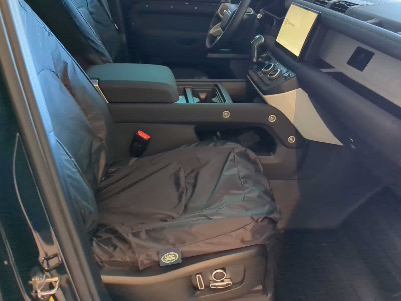 New 2023 Land Rover Defender 130 SE AWD/4WD image 22