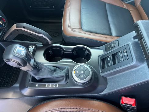Used 2024 Ford Bronco Outer Banks AWD/4WD image 16