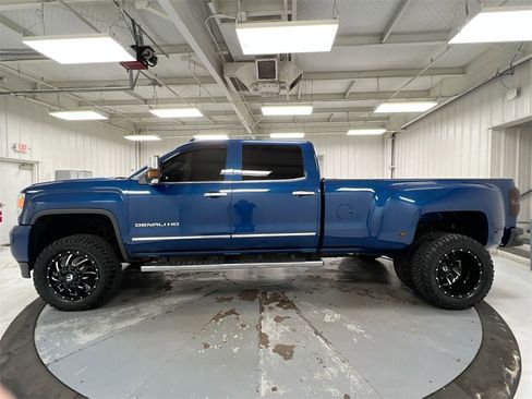 Used 2015 GMC Sierra 3500 Denali w/ Duramax Plus Package image 8