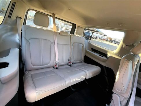 Used 2023 Jeep Wagoneer Series II w/ Flexible Seating Group image 33